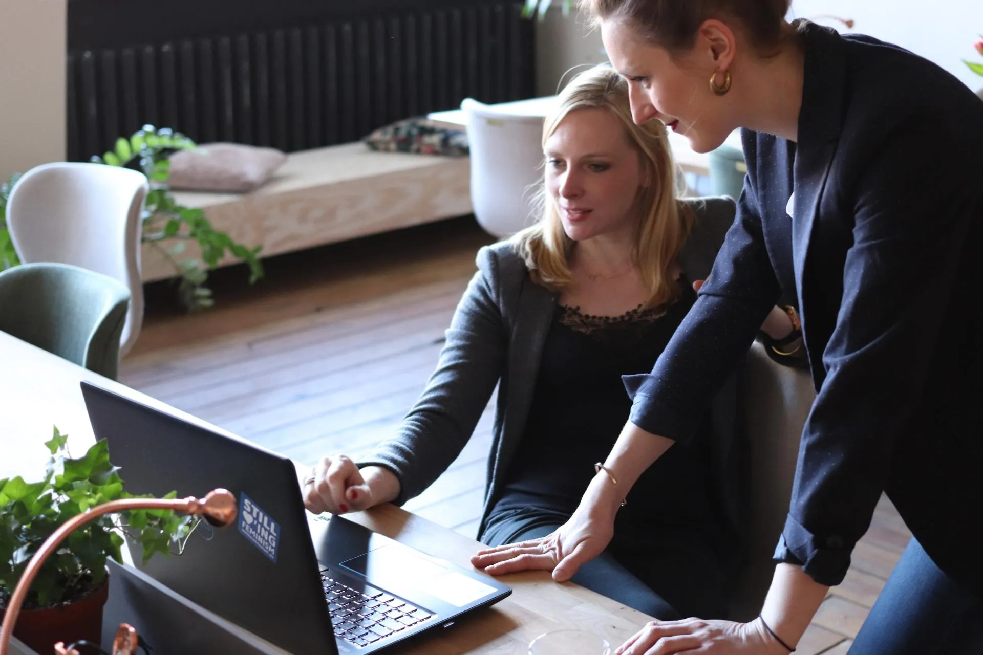 Choosing between a Sole Trader or Limited Company setup