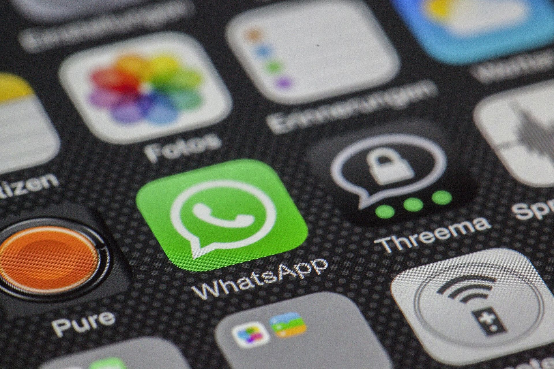 whatsapp phone app
